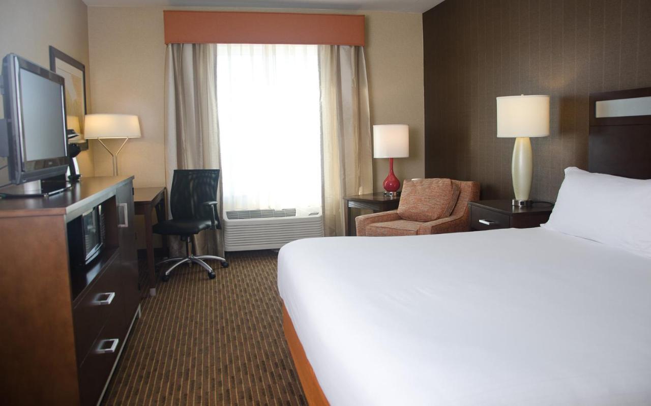 Holiday Inn Express Hotel & Suites Watertown - Thousand Islands By Ihg Eksteriør billede
