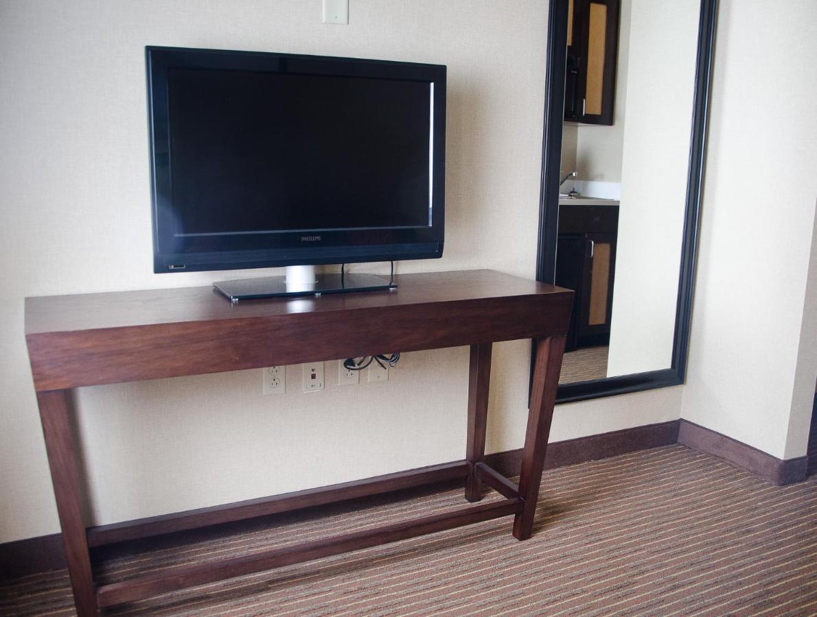 Holiday Inn Express Hotel & Suites Watertown - Thousand Islands By Ihg Eksteriør billede
