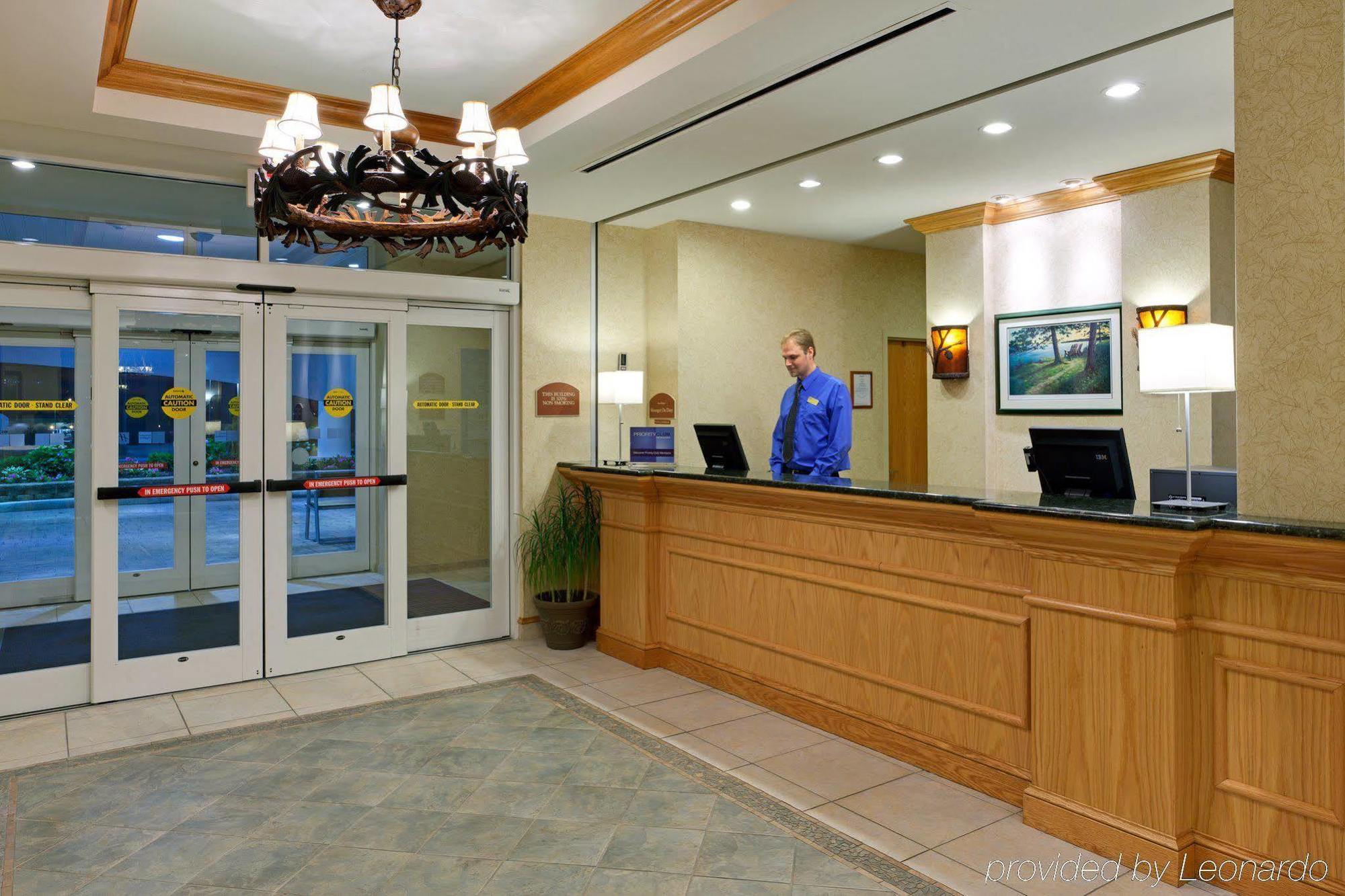 Holiday Inn Express Hotel & Suites Watertown - Thousand Islands By Ihg Eksteriør billede